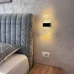 V 2 Apartment *
