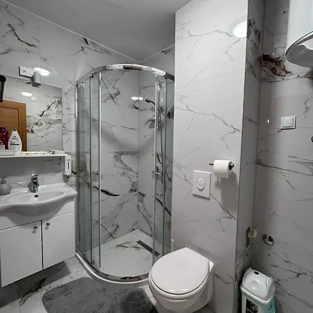 V 2 アパート サラエヴォ